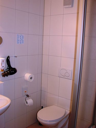 Business Hotel Boblingen-Sindelfingen Екстер'єр фото